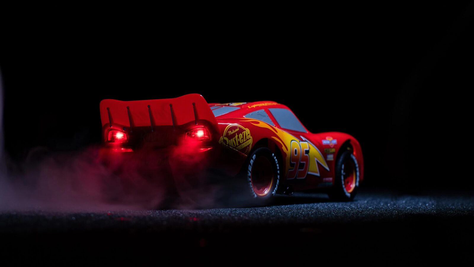 LiveWallpapers4Free.com | Lightning Mcqueen Cars 3 Movie - 4K Pixar Desktop Animated Wallpaper