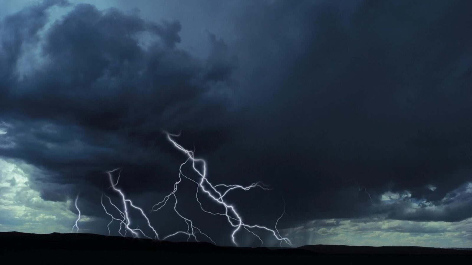 Thunderstorm Clouds Nature - Free Live Wallpaper